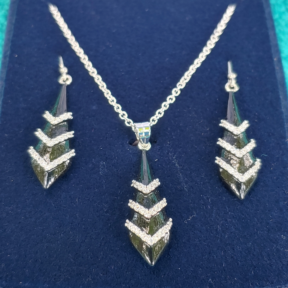 Montana Silversmith's Wrapped In The Night Set